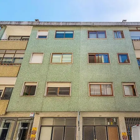 Bombarda 231 By Innkeeper * Oporto
